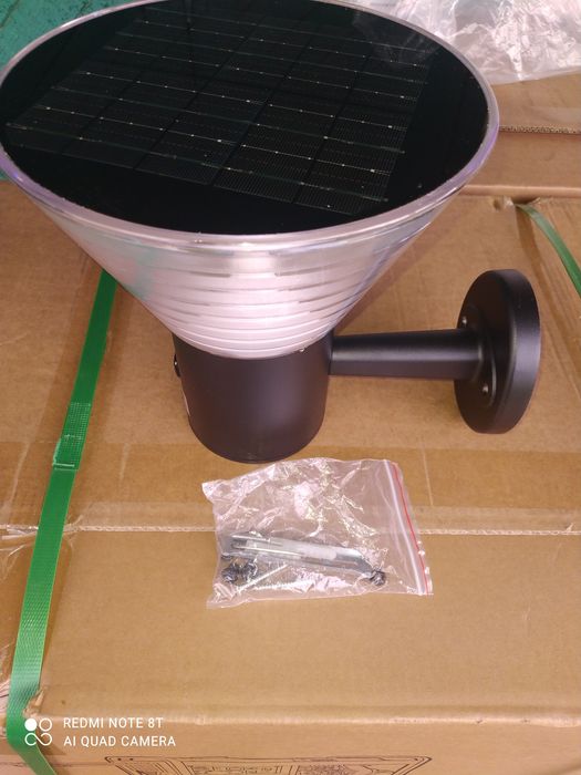 Вуличні ліхтарі,прожектори на сонячних батареях з панелями