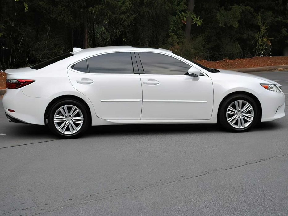 Lexus ES 350      2015