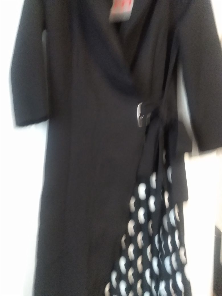 Nowa z metką czarna sukienka z plisowaną wstawką S