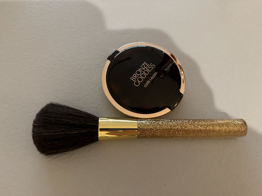 Estee Lauder rozswietlacz Bronze Goddess z pedzelkiem Modern Mercury