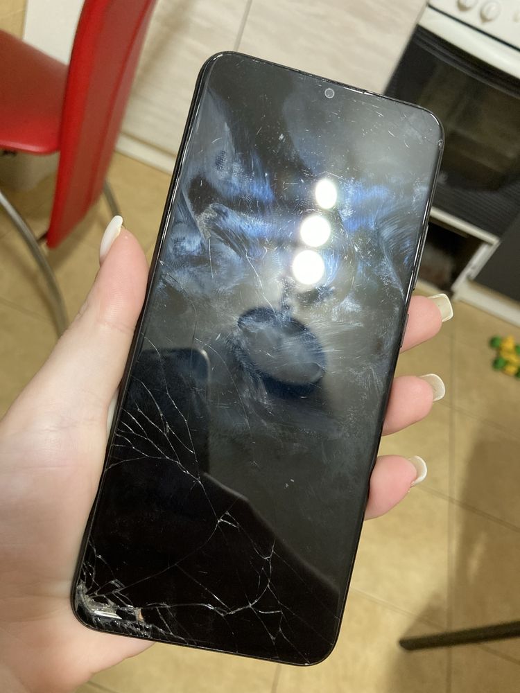 Продам Samsung Galaxy A03 3/32GB (на запчастини або під відновлення)