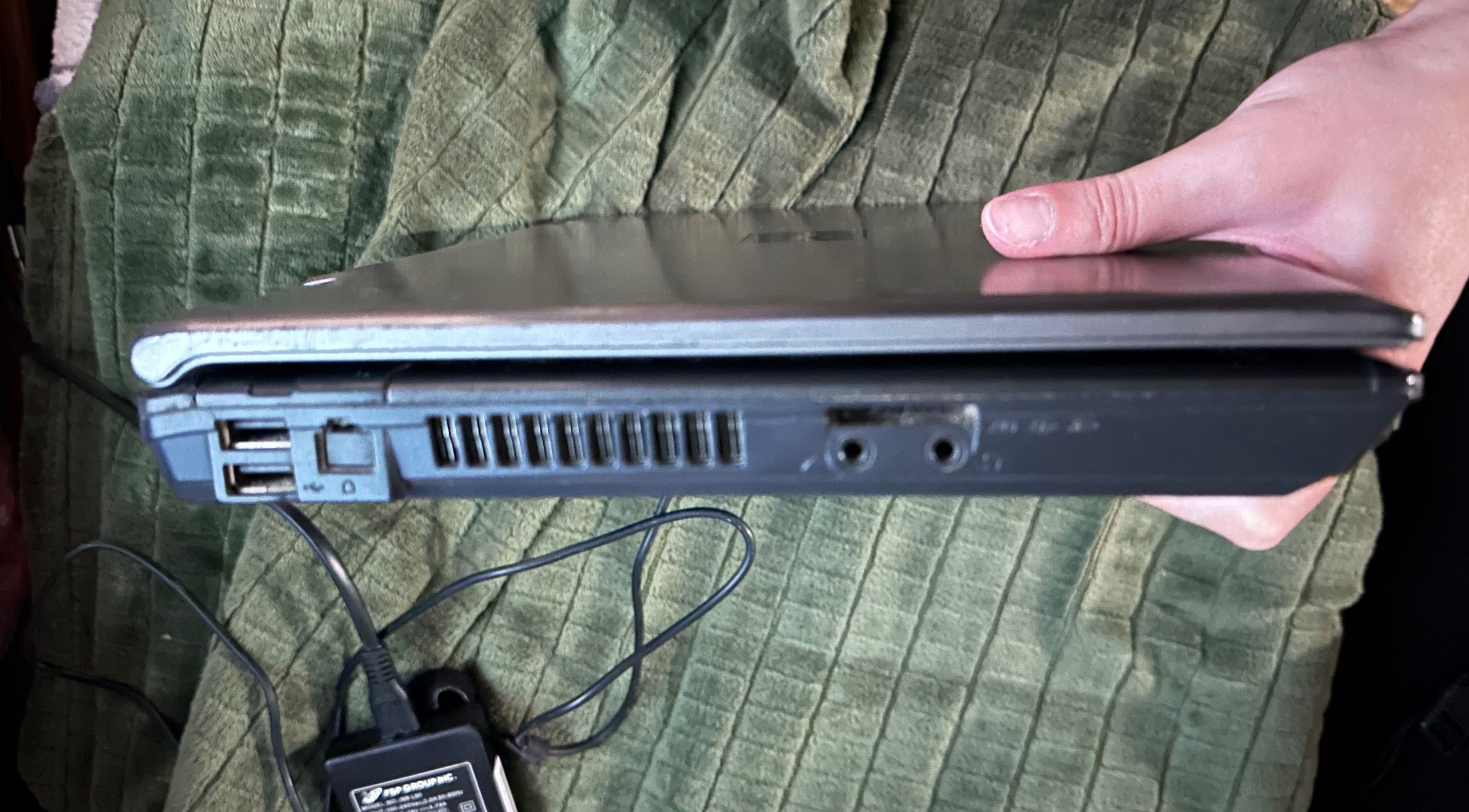 Ноутбук Fujitsu-Siemens Esprimo U9200