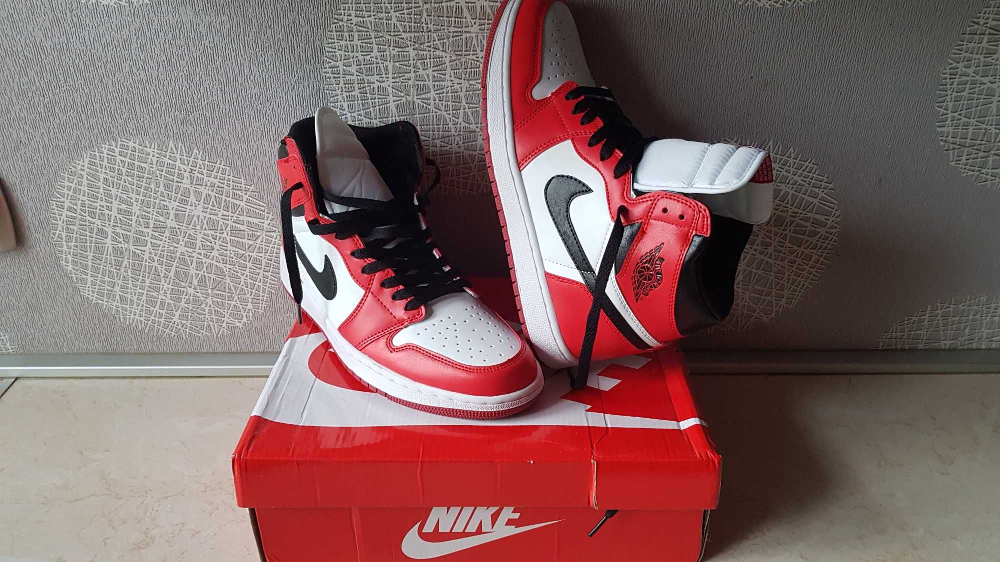 Buty Nike Air Jordan 1 Mid  rozm 44 dl wkl 28. Nowe