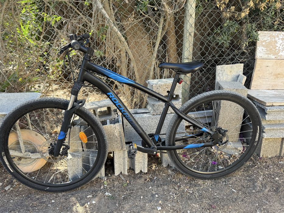 Vendo bike semi nova usada uma vez