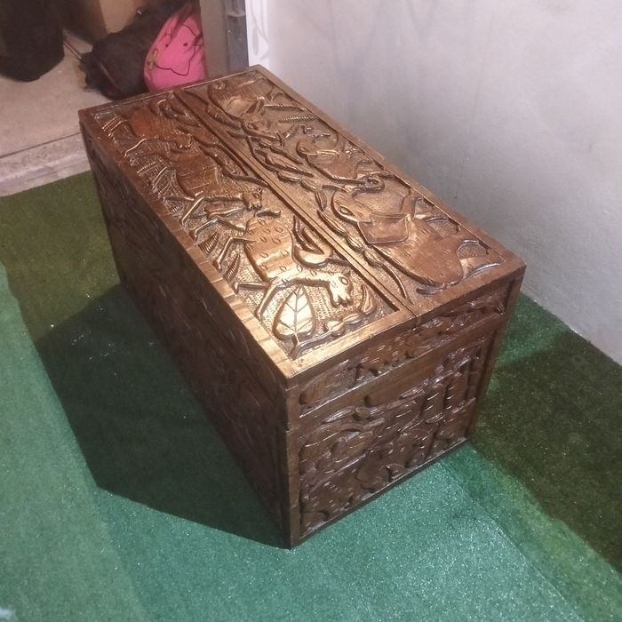 Baú antigo em bom estado