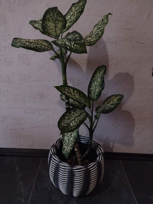 Кашпо зі штучного ротангу