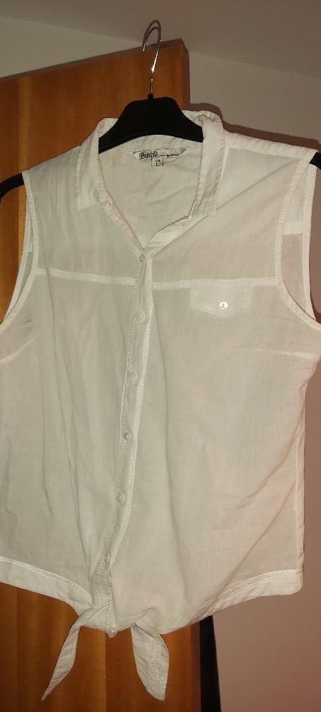 Blusas e camisas