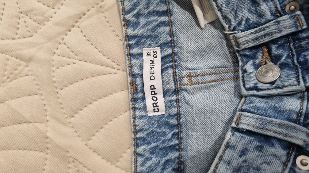 Spodnie jeansy Cropp 32 szerokie