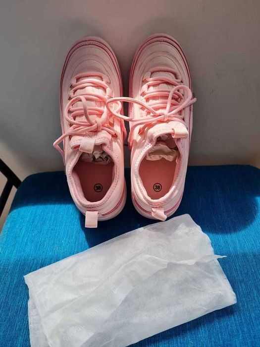 Ténis Confortáveis Cor de Rosa