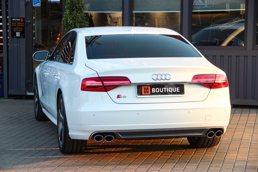 Продам Audi S8 2014