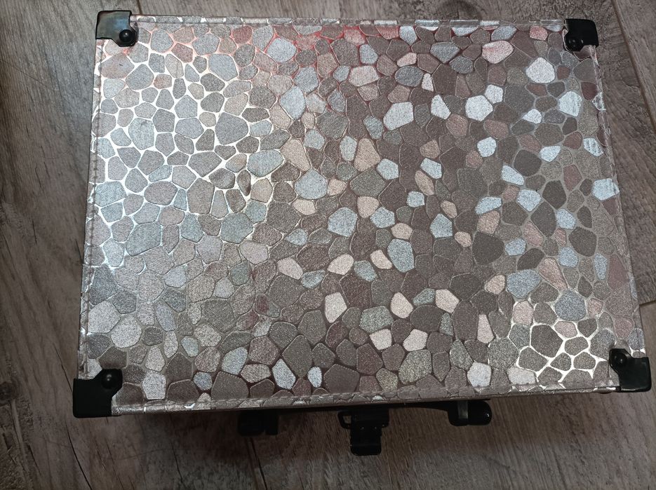 Nowa skrzynka kuferek na biżuterię kosmetyki