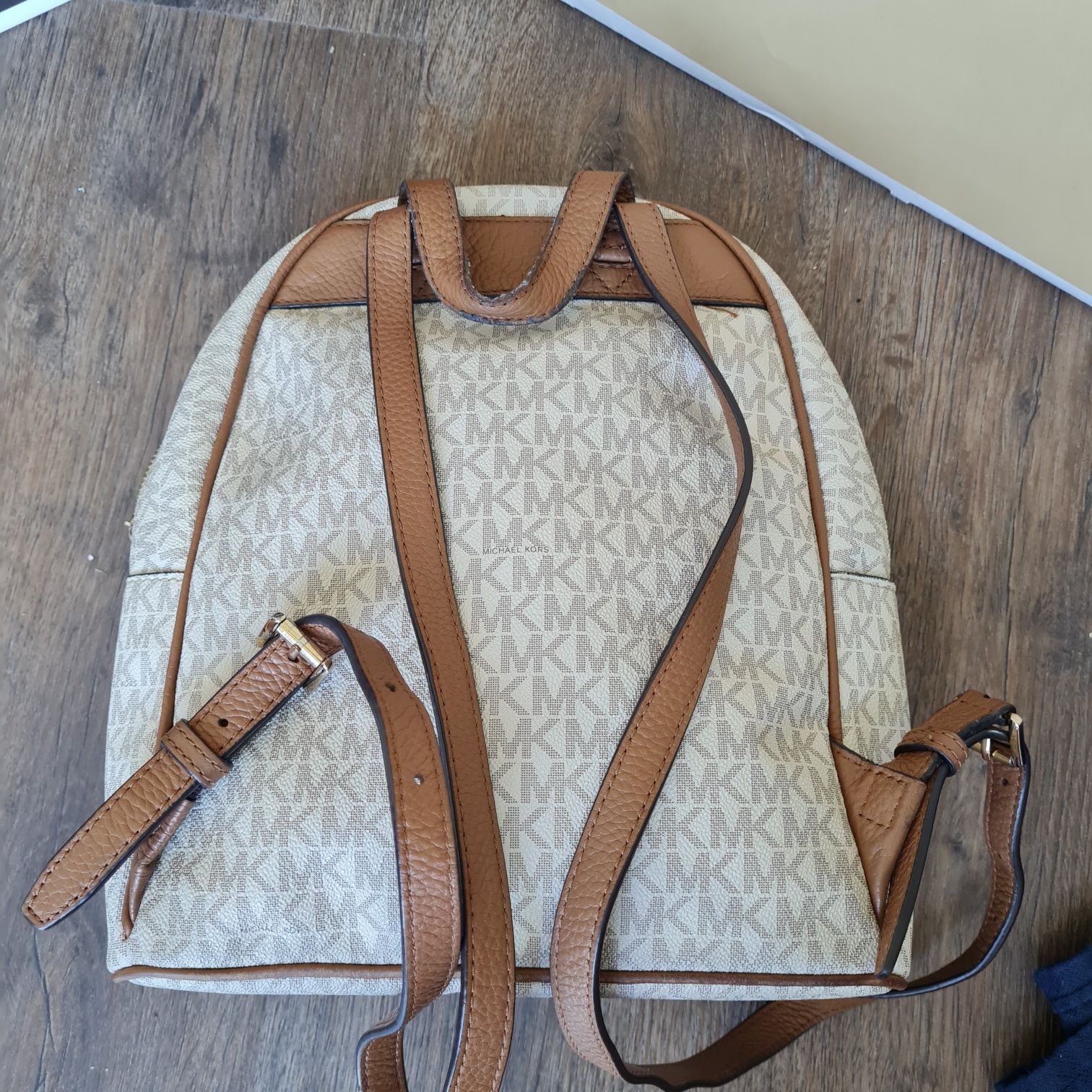 Michael Kors plecak plecaczek rhea bezowy mk monogram logowany złote d