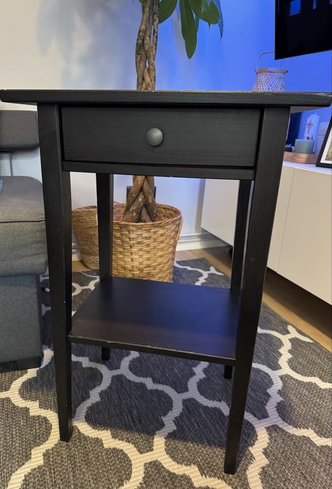 Stolik nocny Hemnes czarny brąz
