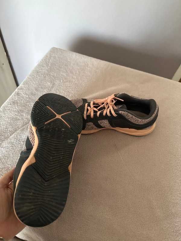 Buty adidas Cloudfoam rozm. 40 2/3 orginalne, lekkie  wygodne stan bdb