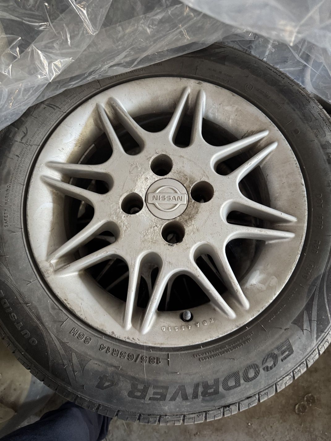 Opony letnie r14 stan bdb aluminiowe felgi
