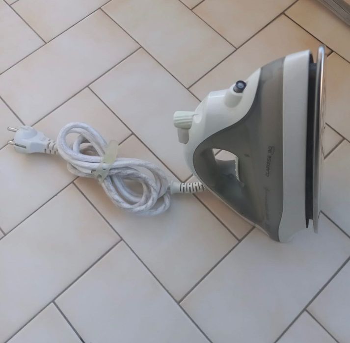 Ferro a vapor Ufesa Clarrise 90