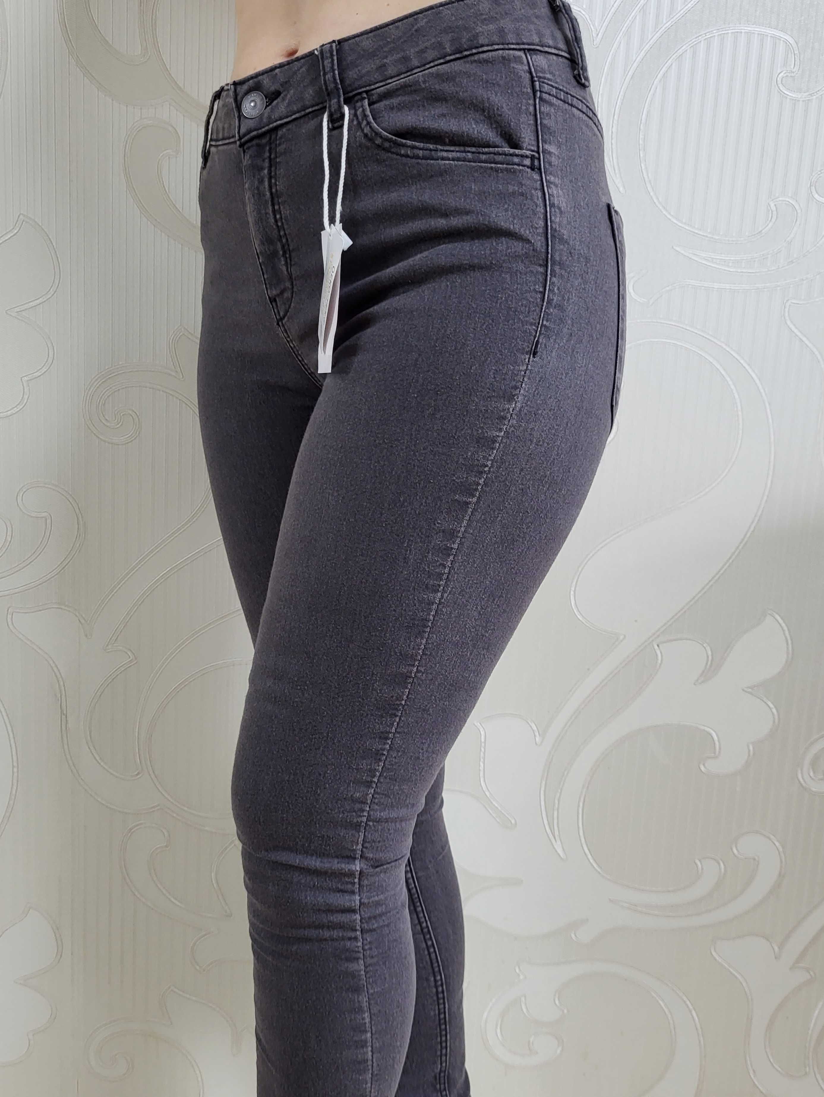 Легкі джинси скінні KIABI нові розмір М