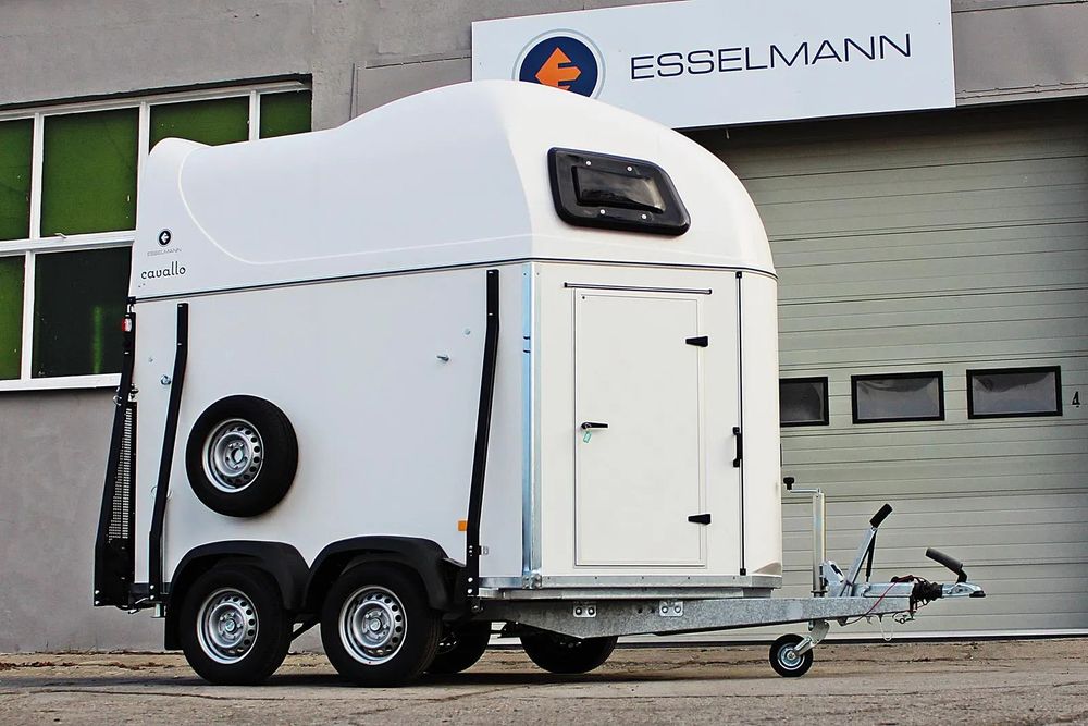Esselmann CAVALLO duo bez siodlarni  przyczepa do przewozu zwierząt koni alpak aluminiowa podłoga