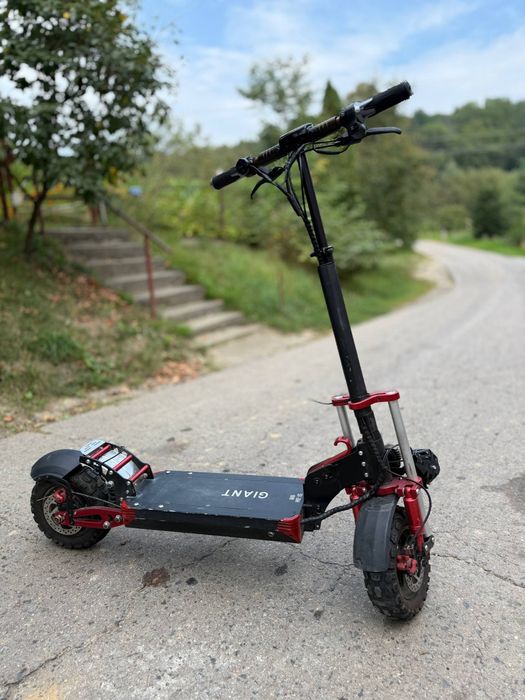 Електросамокат Giant Outlander M11