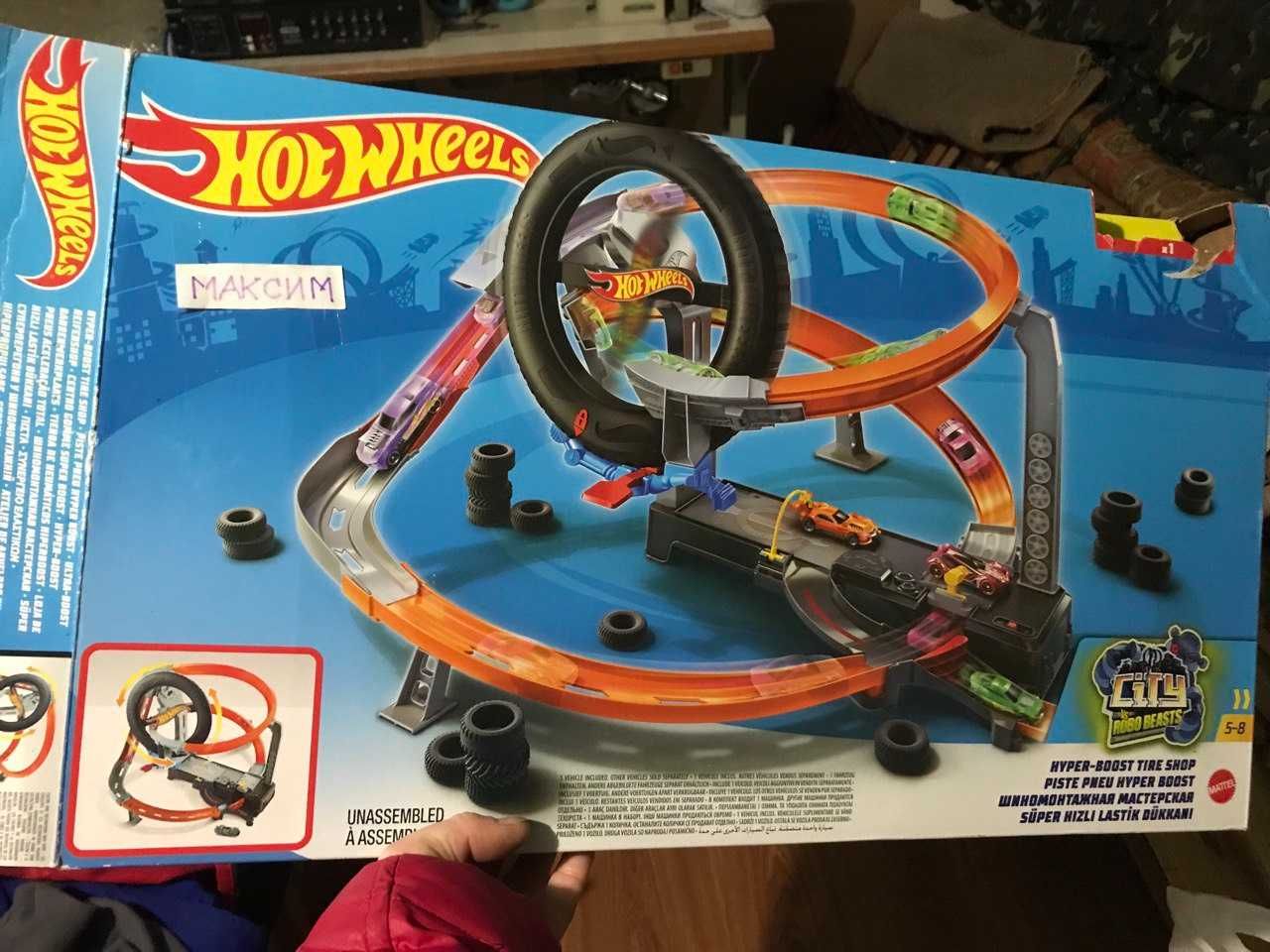 Продам Набор Hot Wheels "Гонки в Шиномонтажной" в Отличном Состоянии!