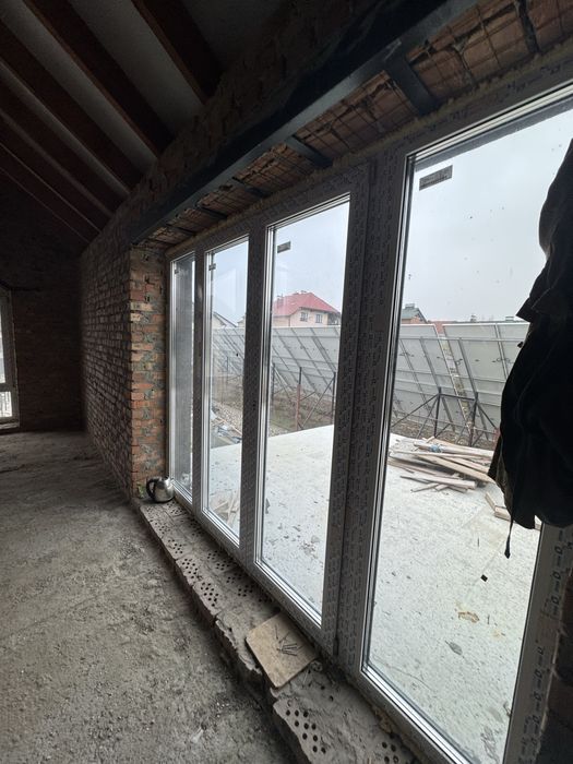 Продаж окремостоячого будинку, котеджу