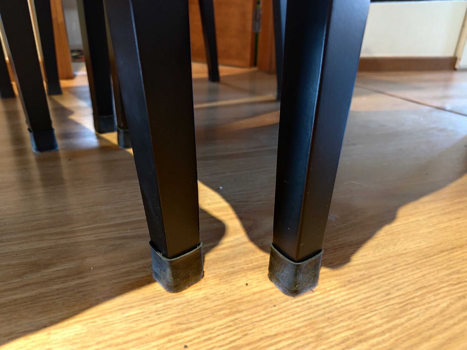 Vendo 4 cadeiras para mesa de jantar