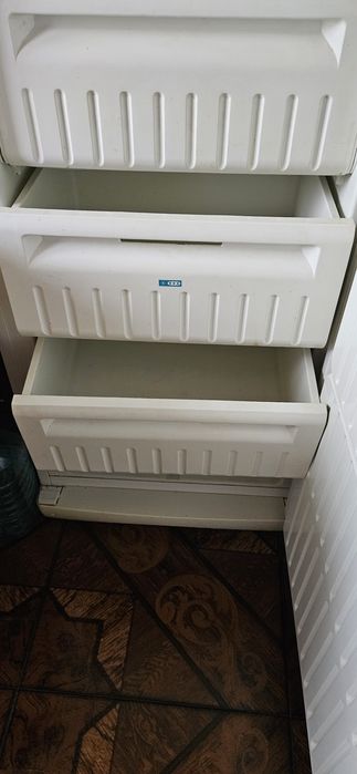 Морозильна камера Stinol надійна та потужна.