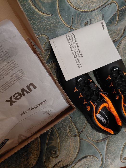 Спецобувь,Защитные,рабочие ботинки Uvex.42размер.2600грн.