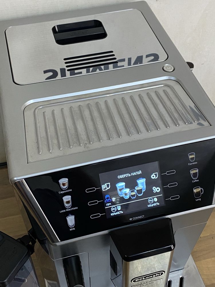 Кавоварка/кофемашина з Німеччини Delonghi PrimaDonna Class