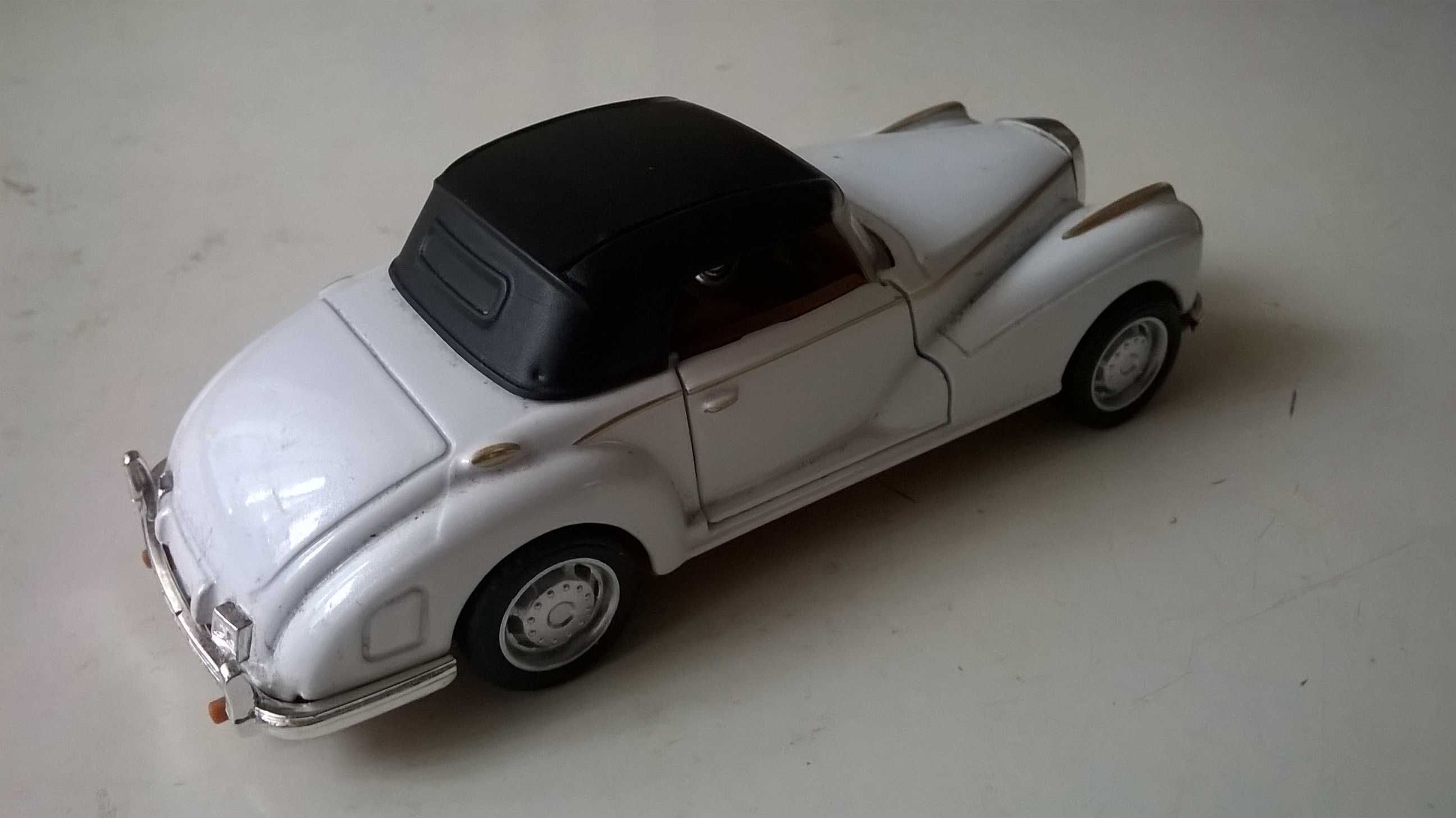 samochód, auto, model w stylu retro; skala 1:34