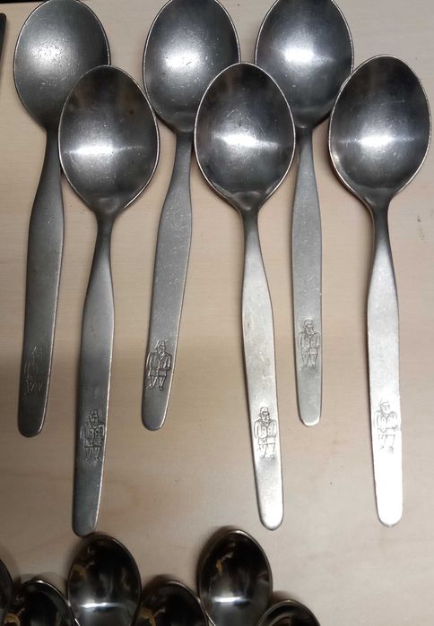 Talheres refeição "O policia", lote 07.24, todo por 5€