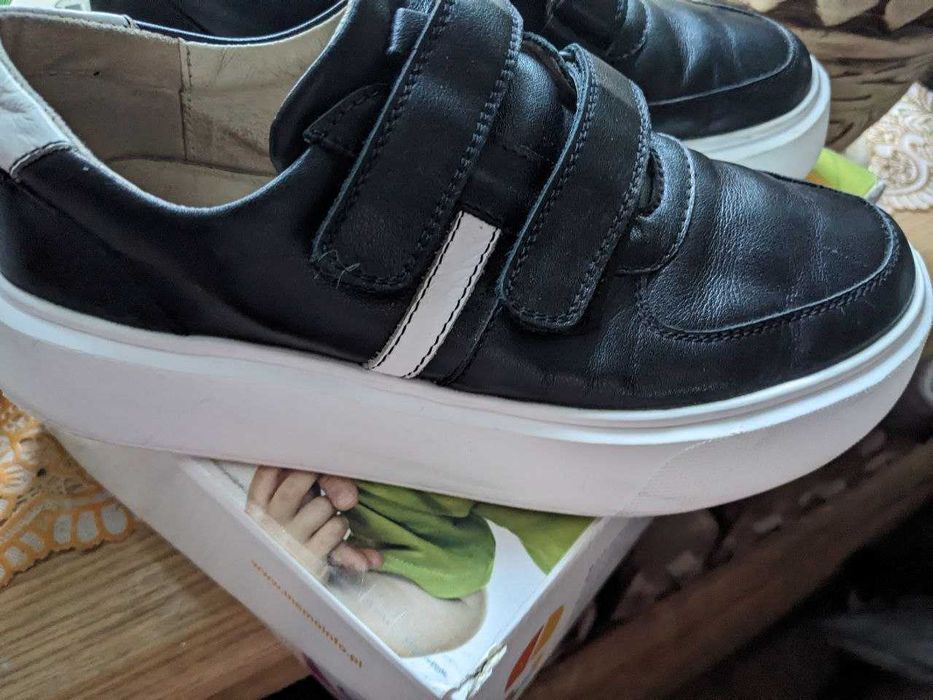 Продам туфлі та чобітки, шкіряні, стан нових