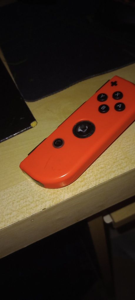 Nintendo switch niebiesko czerwone