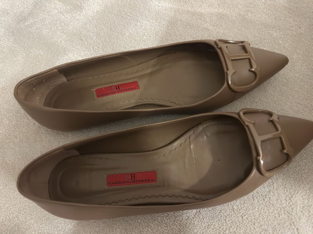 Sabrinas Carolina Herrera camel