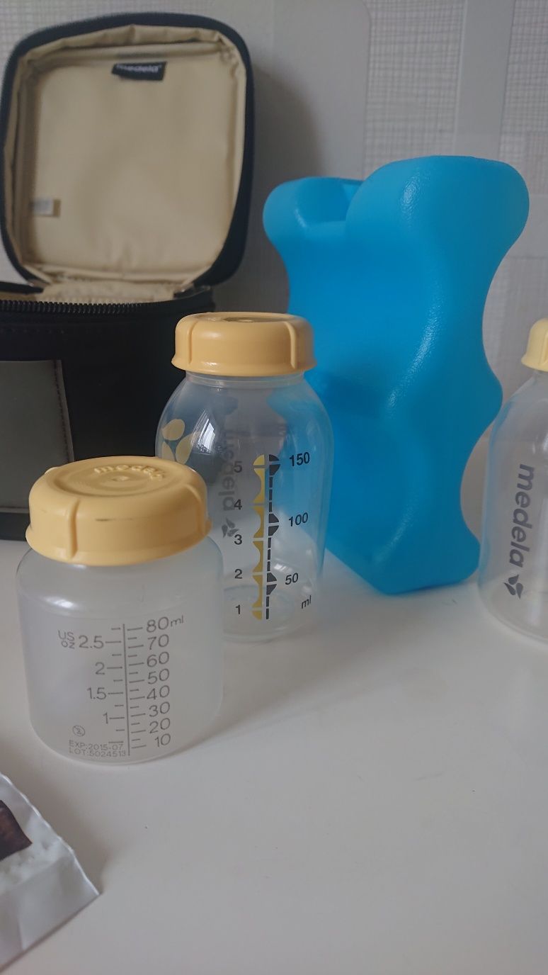 Термосумка с бутылочками и аккумулятором Medela
