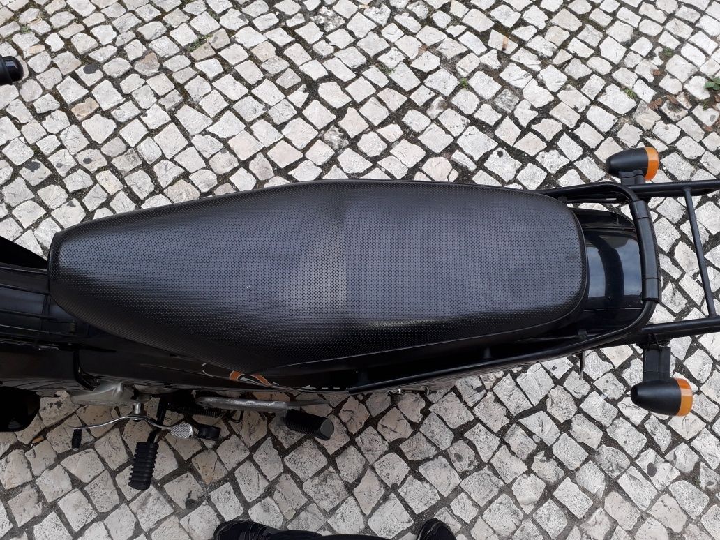 Mota 125 cm3 semi automática 4v(venda ou troca)