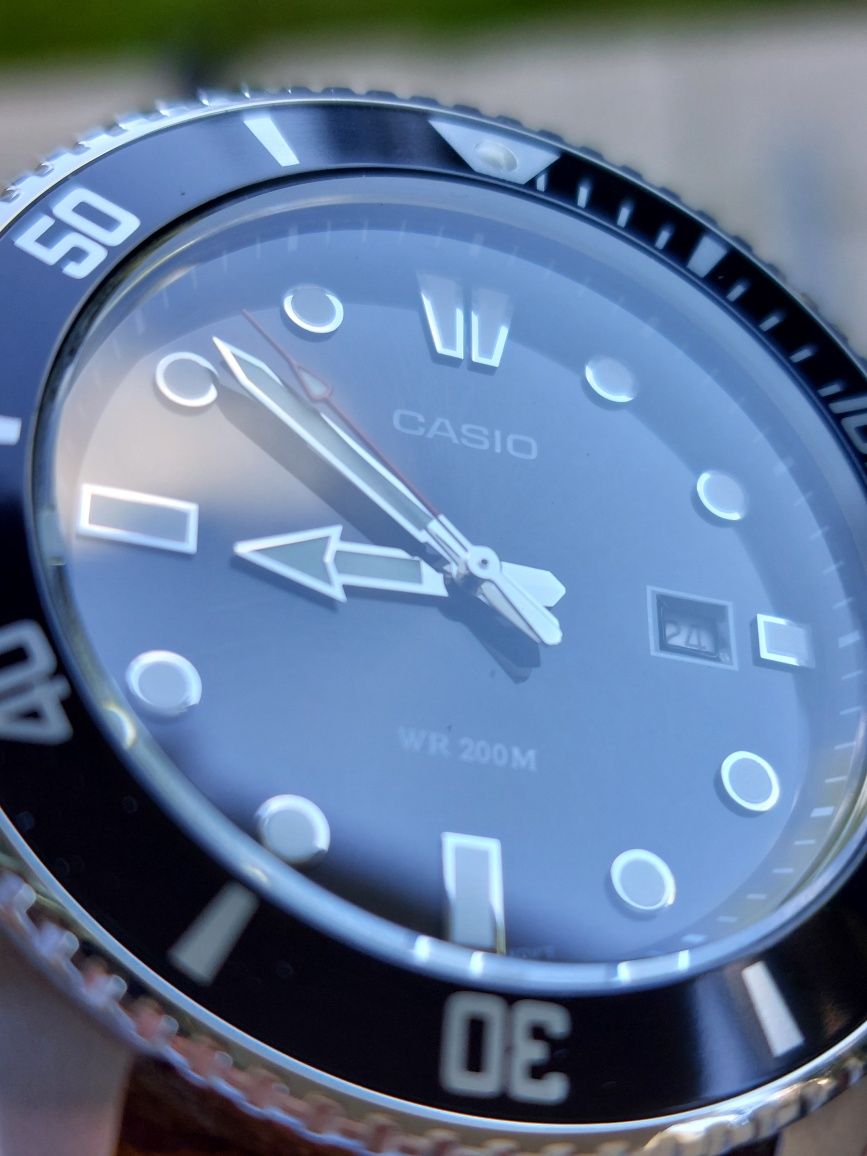 Zegarek diver Casio MDV-107 Duro