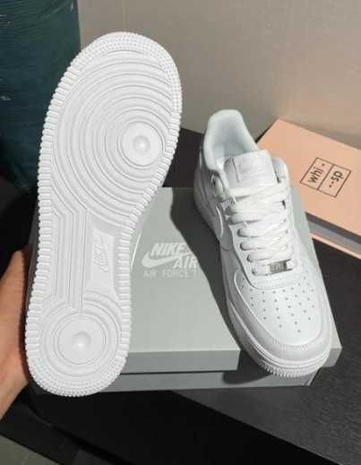 Białe trampki NIKE, rozmiar 41