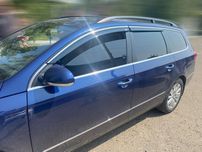 Volkswagen Passat B6/B7 універсал ВІТРОВИКИ з хромом на скотчі