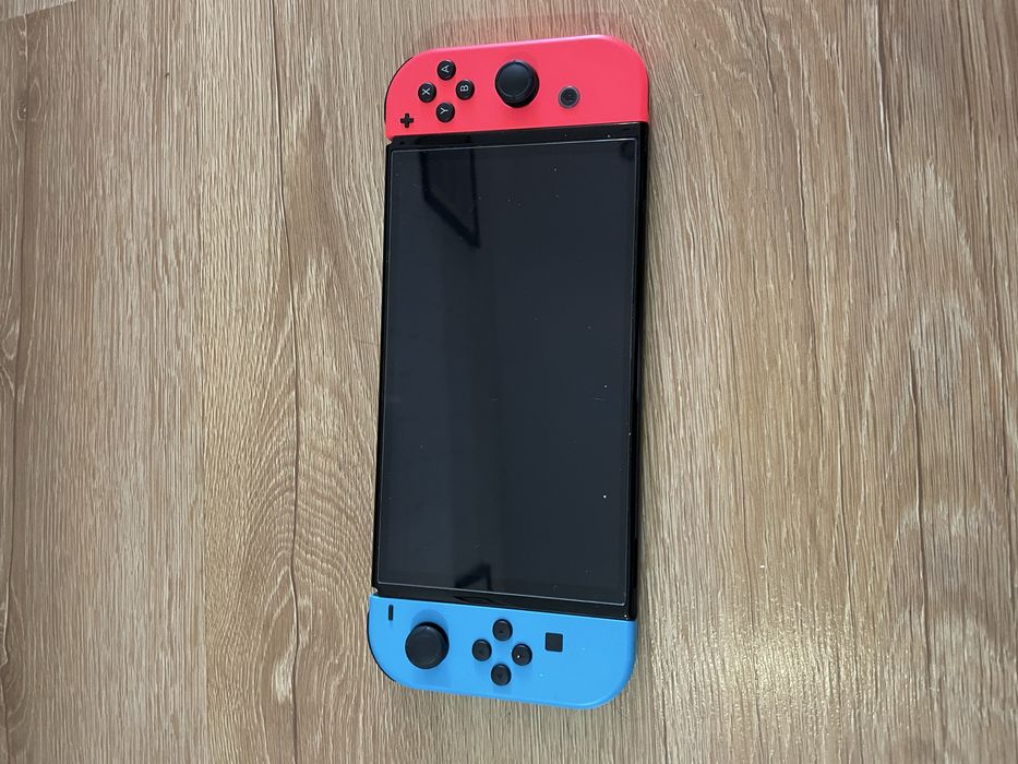 Nintendo switch oled+ 4 gry+ etui+ zestaw szkieł haryowanych