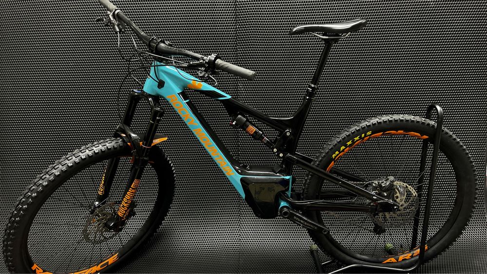 Велосипед електро карбоновий Rocky Mountain С50