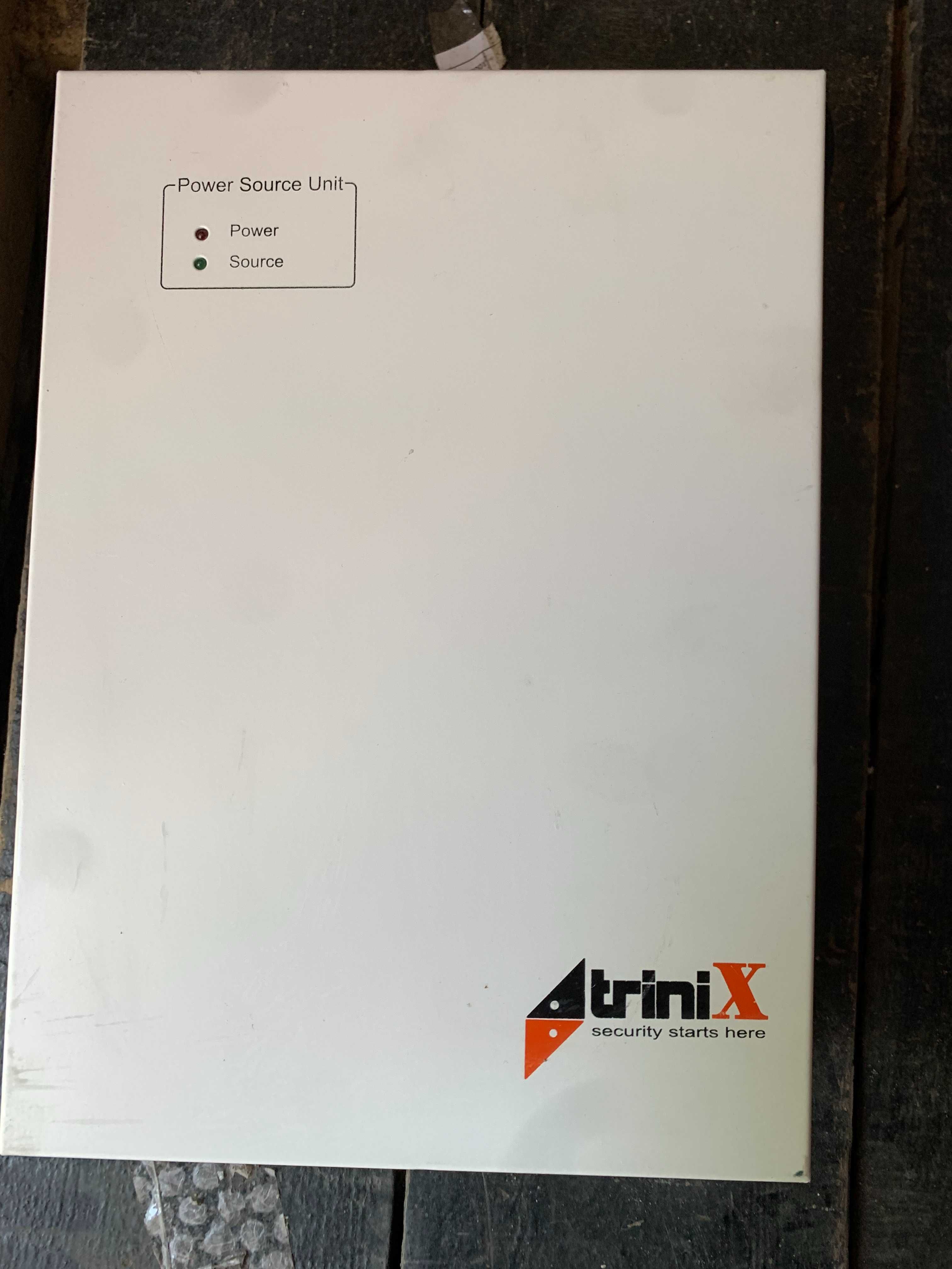 Trinix PSU 5-7А ИБП Бесперебойник Инвертор  преобразователь, закрытый