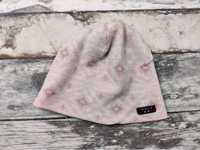 Devold Signature pudrowo różowa czapka z delikatnym wzorem merino OZ