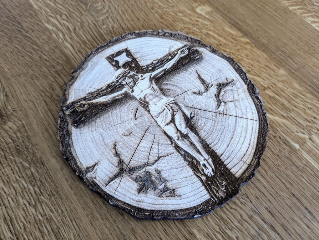 Drewniany krzyż 3d