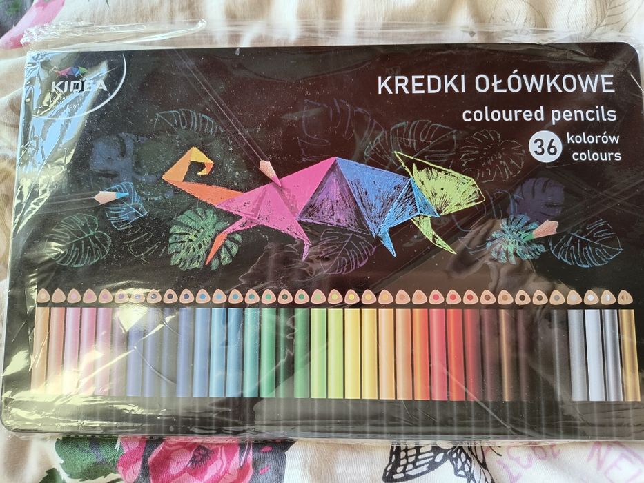 Kredki ołówkowe nowe