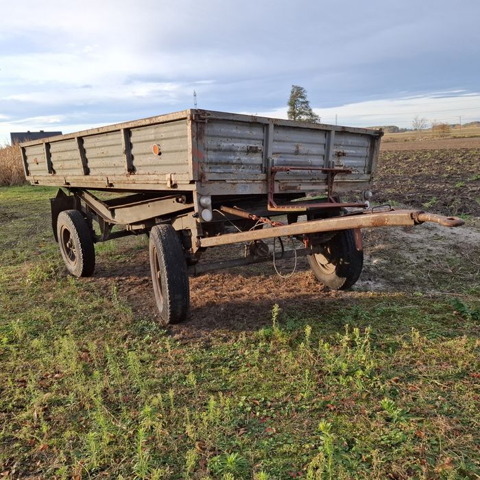 Przyczepa rolnicza D 47. Zarejrstrowana. Uszkodzona.Do naprawy.