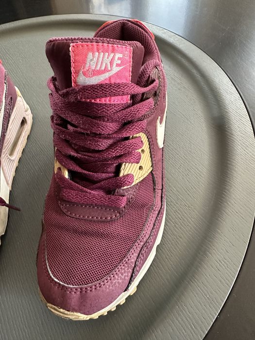 Fioletowo różowe buty Air max firmy Nike w rozmiarze 37,5