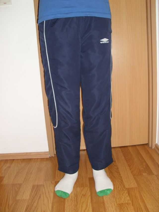 Sportowe spodnie chłopięce 152-158
