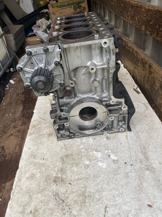 Blok silnika 2.0 D4 volvo D4204T14