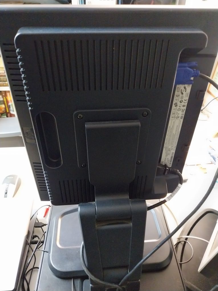 Monitor LCD HP L1740
